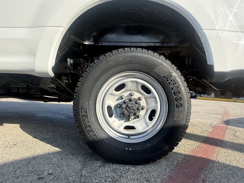 2017 Ford F-350 Super Duty XL - Photo 10 - Arlington, TX 76011