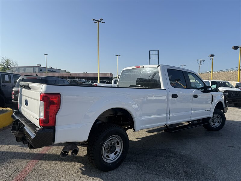 2017 Ford F-350 Super Duty XL - Photo 5 - Arlington, TX 76011
