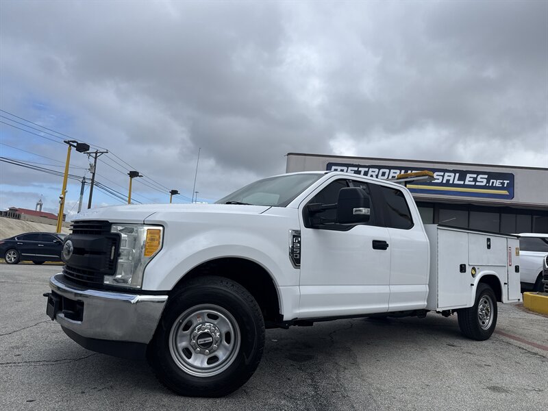 2017 Ford F-250 XL - Photo 9 - Arlington, TX 76011
