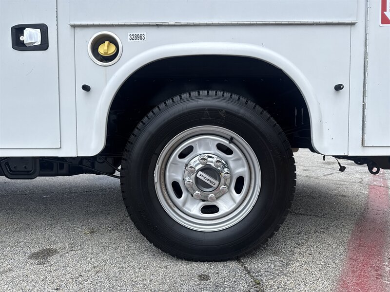 2017 Ford F-250 XL - Photo 10 - Arlington, TX 76011
