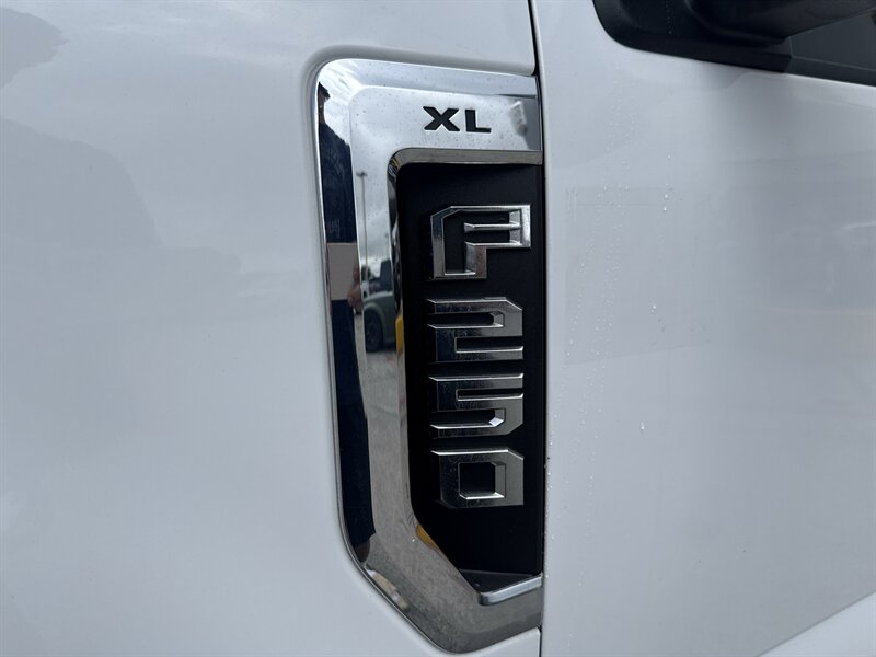 2017 Ford F-250 XL - Photo 11 - Arlington, TX 76011