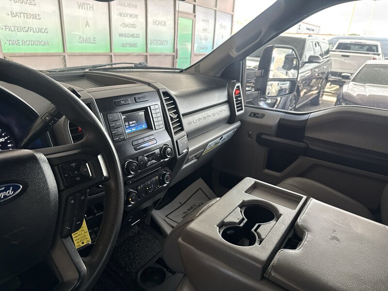 2017 Ford F-250 XL - Photo 25 - Arlington, TX 76011