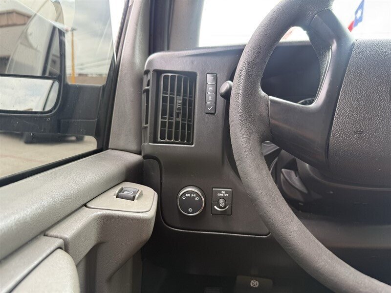 2014 Chevrolet Express 2500 - Photo 18 - Arlington, TX 76011