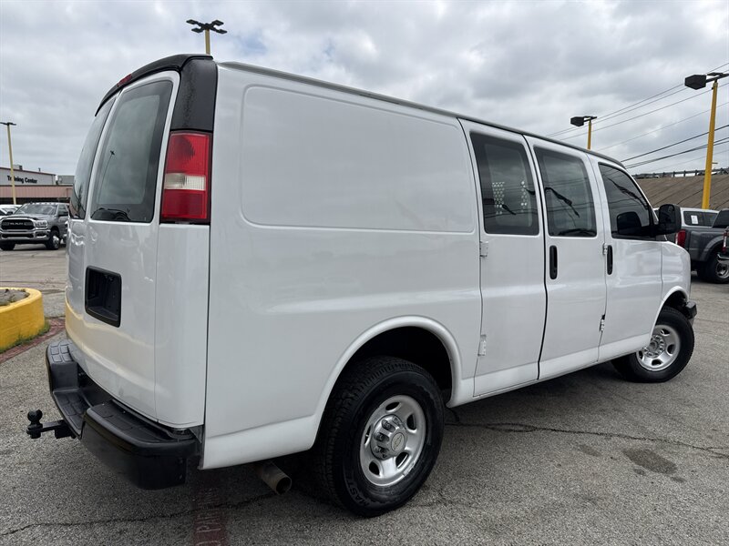 2014 Chevrolet Express 2500 - Photo 5 - Arlington, TX 76011