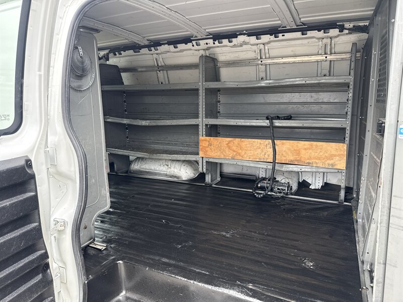 2014 Chevrolet Express 2500 - Photo 17 - Arlington, TX 76011