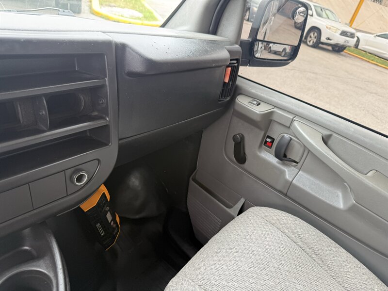 2014 Chevrolet Express 2500 - Photo 22 - Arlington, TX 76011