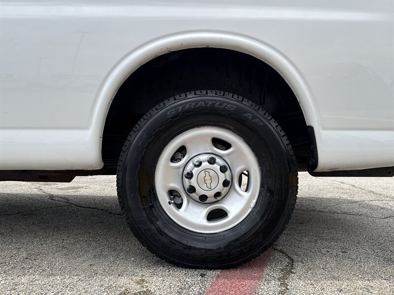 2014 Chevrolet Express 2500 - Photo 11 - Arlington, TX 76011