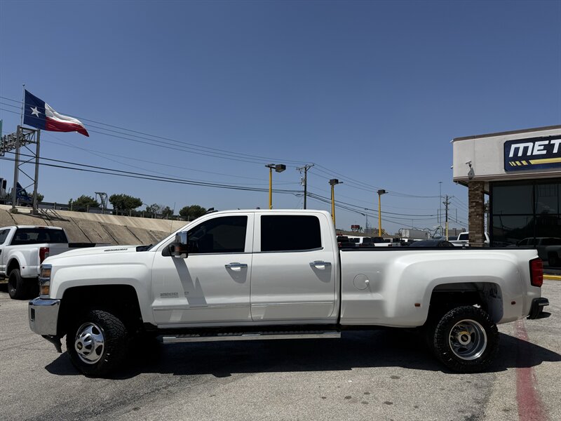 2019 Chevrolet Silverado 3500HD LTZ - Photo 8 - Arlington, TX 76011
