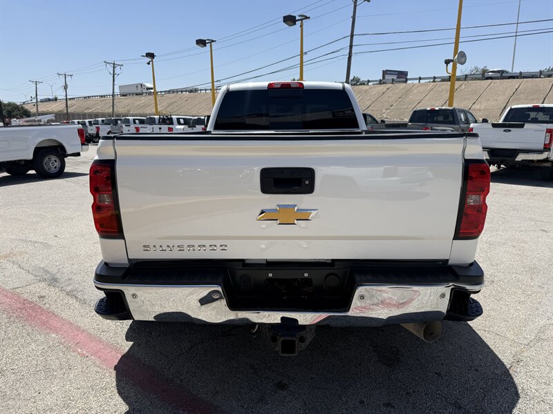 2019 Chevrolet Silverado 3500HD LTZ - Photo 6 - Arlington, TX 76011