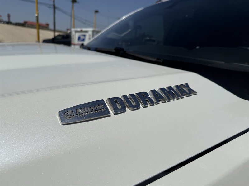 2019 Chevrolet Silverado 3500HD LTZ - Photo 11 - Arlington, TX 76011