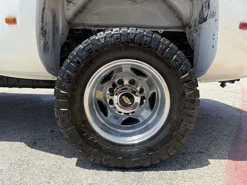 2019 Chevrolet Silverado 3500HD LTZ - Photo 10 - Arlington, TX 76011