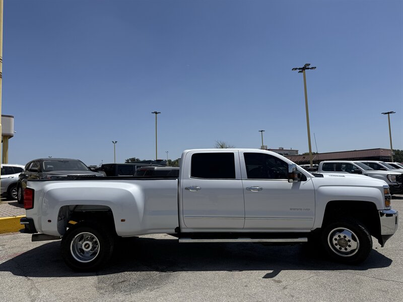 2019 Chevrolet Silverado 3500HD LTZ - Photo 4 - Arlington, TX 76011