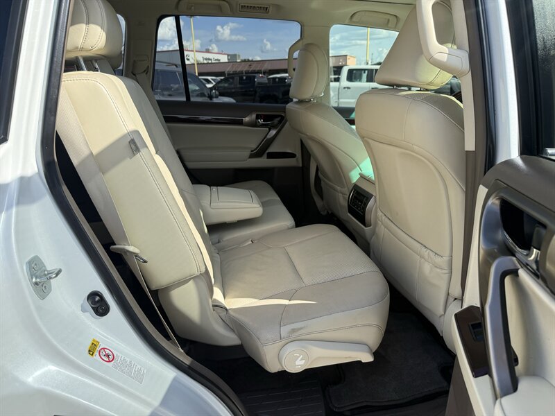 2016 Lexus GX 460 - Photo 18 - Arlington, TX 76011