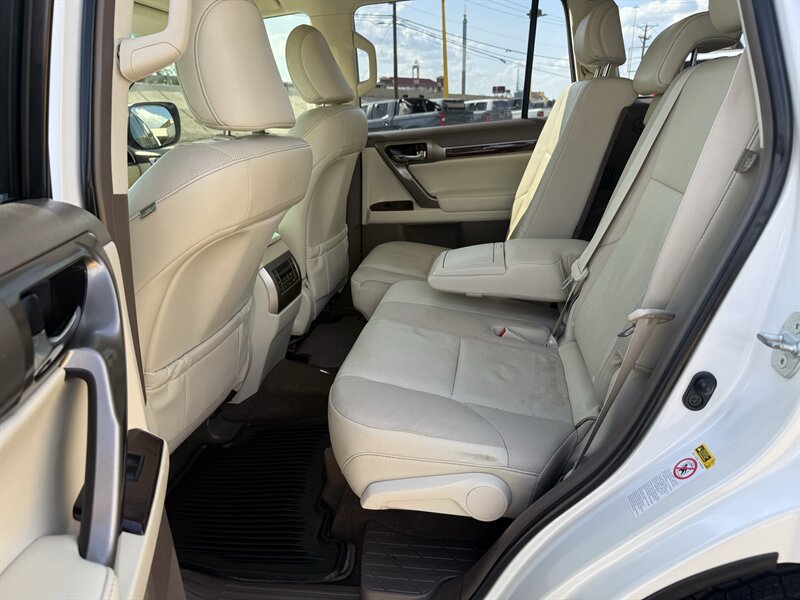 2016 Lexus GX 460 - Photo 14 - Arlington, TX 76011