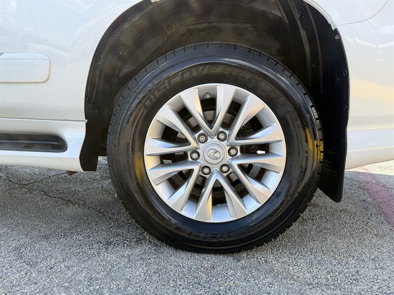 2016 Lexus GX 460 - Photo 10 - Arlington, TX 76011