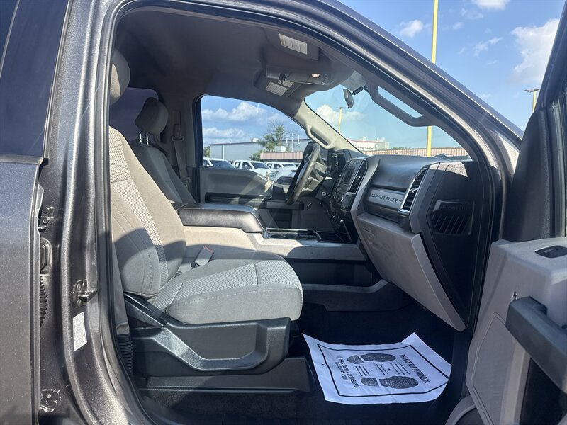 2017 Ford F-350 Super Duty XLT - Photo 18 - Arlington, TX 76011