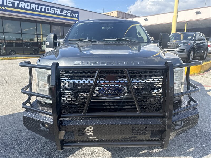 2017 Ford F-350 Super Duty XLT - Photo 2 - Arlington, TX 76011
