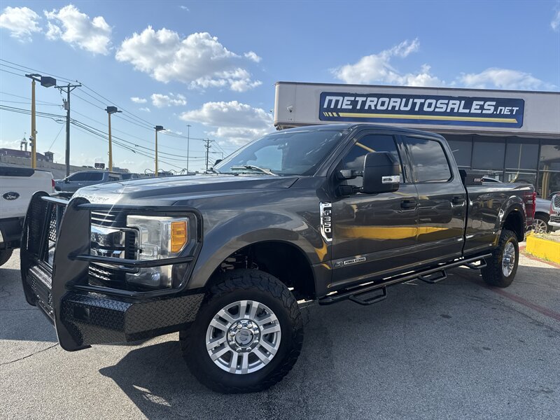 2017 Ford F-350 Super Duty XLT - Photo 9 - Arlington, TX 76011