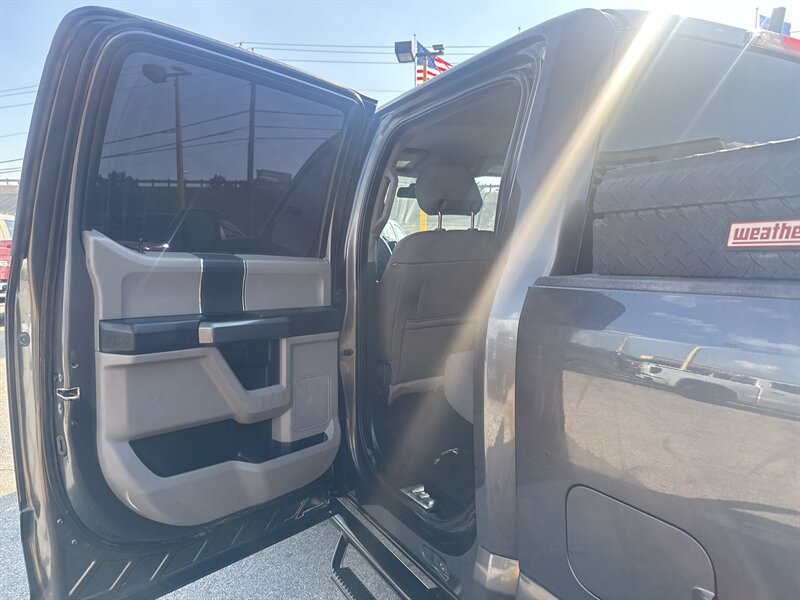 2017 Ford F-350 Super Duty XLT - Photo 15 - Arlington, TX 76011