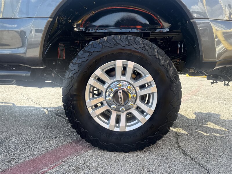 2017 Ford F-350 Super Duty XLT - Photo 10 - Arlington, TX 76011