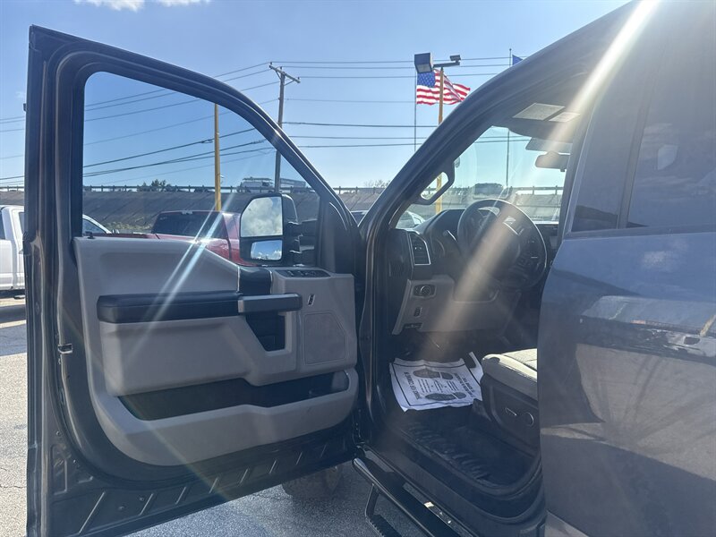 2017 Ford F-350 Super Duty XLT - Photo 13 - Arlington, TX 76011