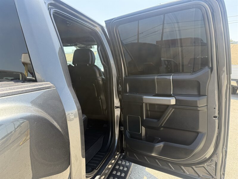 2020 Ford F-150 Raptor - Photo 17 - Arlington, TX 76011