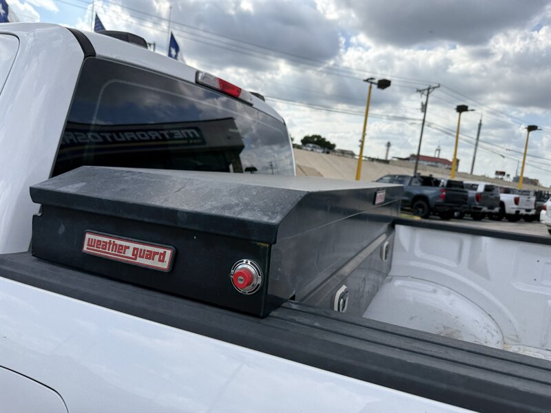 2022 Ford F-150 XL - Photo 12 - Arlington, TX 76011