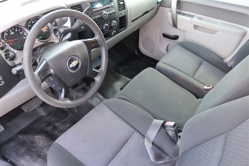 2013 Chevrolet Silverado 2500HD Work Truck - Photo 18 - Arlington, TX 76011
