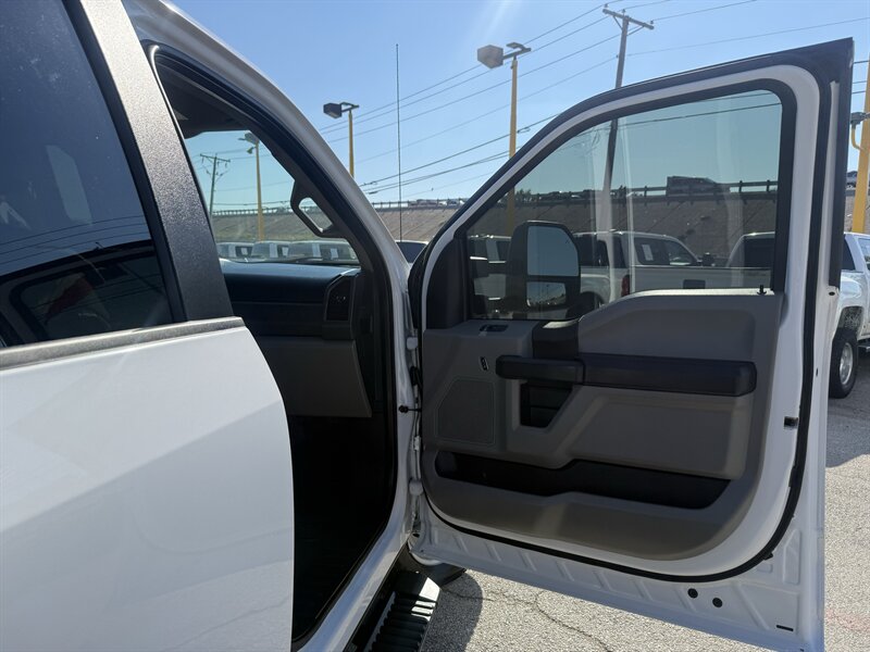2021 Ford F-350 Super Duty STX - Photo 17 - Arlington, TX 76011