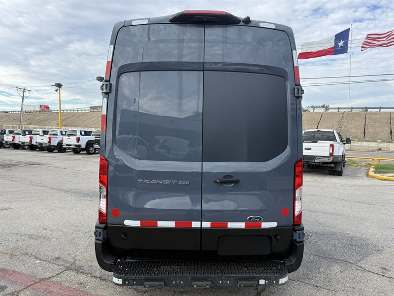 2021 Ford Transit 250 - Photo 6 - Arlington, TX 76011