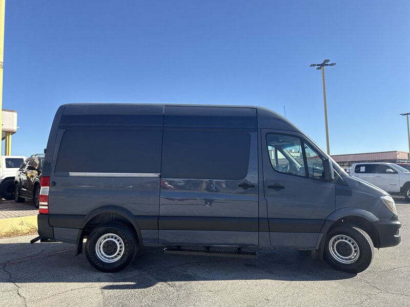 2018 Mercedes-Benz Sprinter Worker 2500 - Photo 4 - Arlington, TX 76011