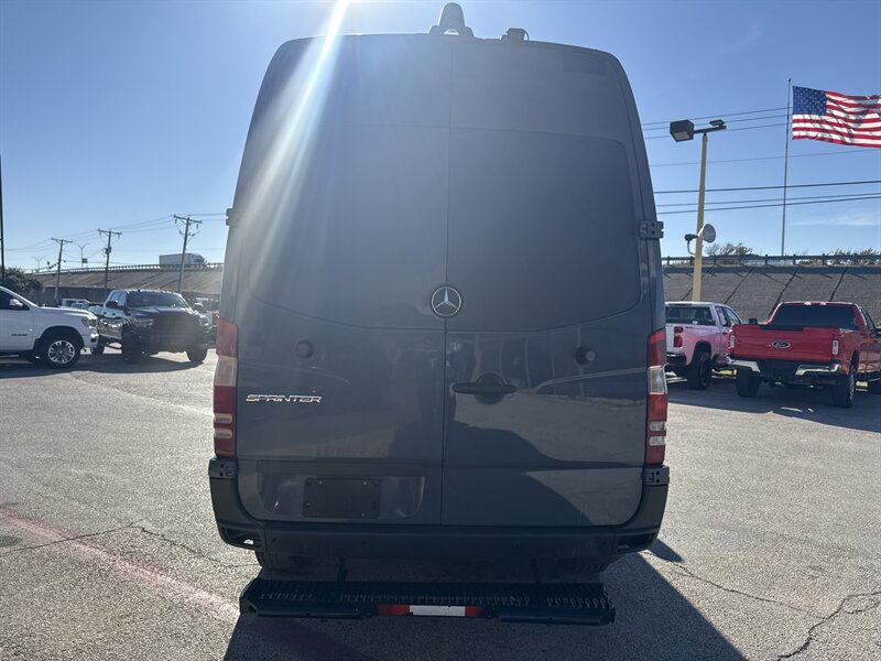2018 Mercedes-Benz Sprinter Worker 2500 - Photo 6 - Arlington, TX 76011
