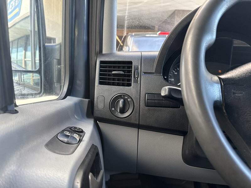 2018 Mercedes-Benz Sprinter Worker 2500 - Photo 18 - Arlington, TX 76011