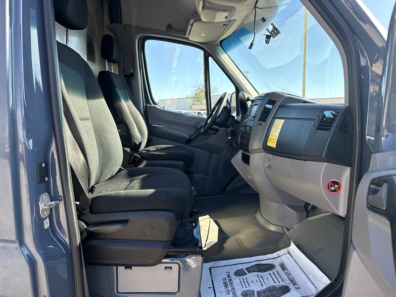2018 Mercedes-Benz Sprinter Worker 2500 - Photo 16 - Arlington, TX 76011
