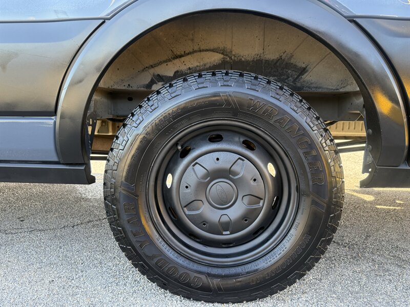 2021 Ford Transit 250 - Photo 11 - Arlington, TX 76011
