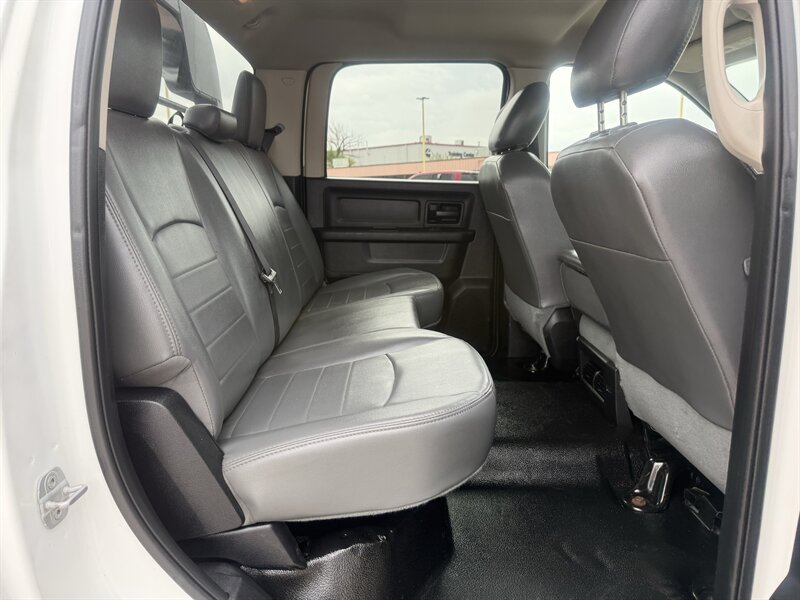 2014 RAM 4500 Flatbed - Photo 19 - Arlington, TX 76011