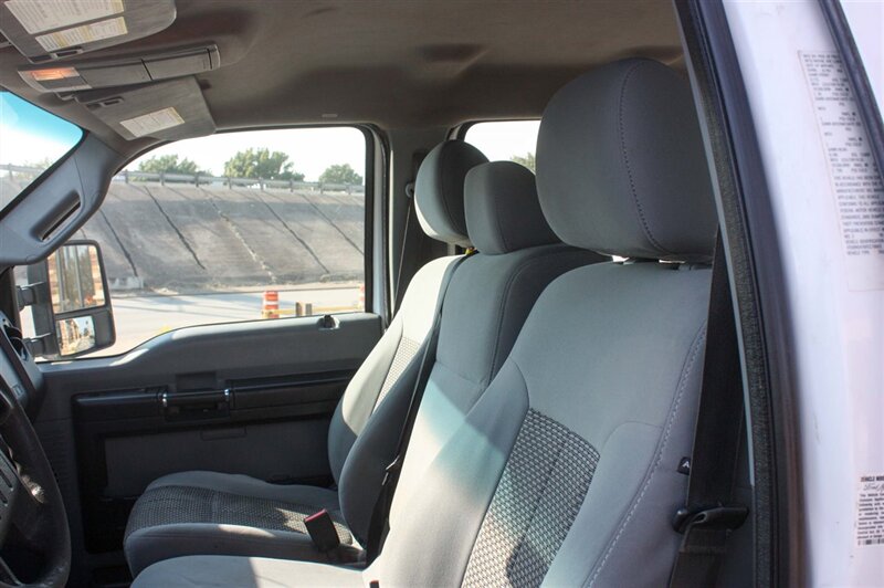 2015 FORD F550 XL - Photo 13 - Arlington, TX 76011