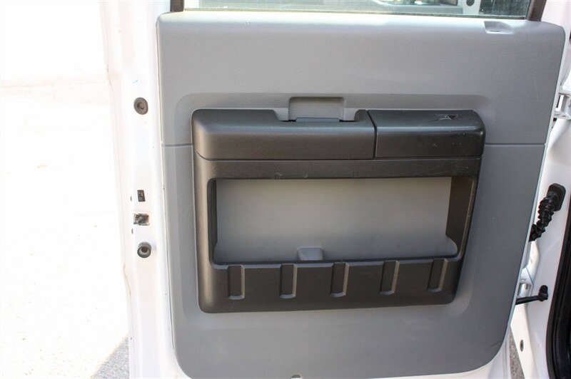 2015 FORD F550 XL - Photo 14 - Arlington, TX 76011