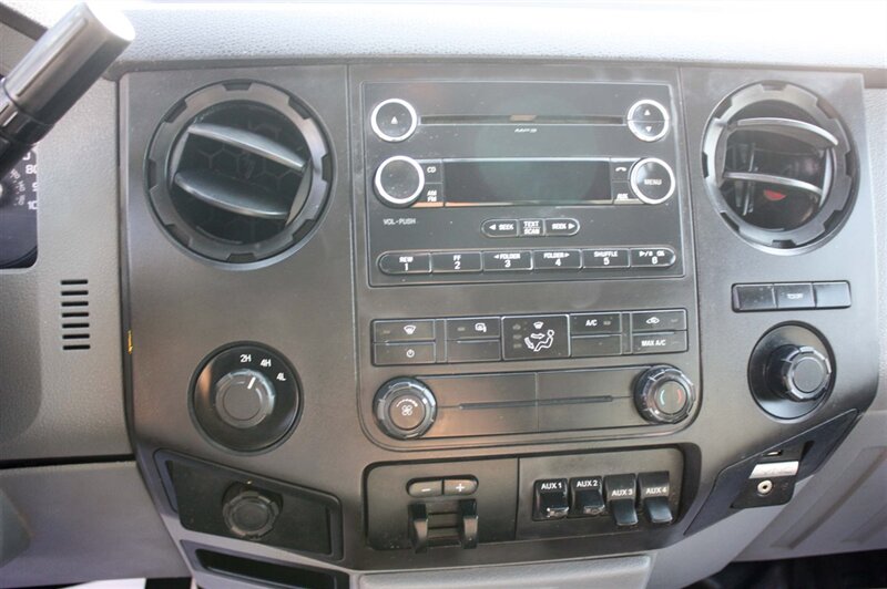 2015 FORD F550 XL - Photo 31 - Arlington, TX 76011