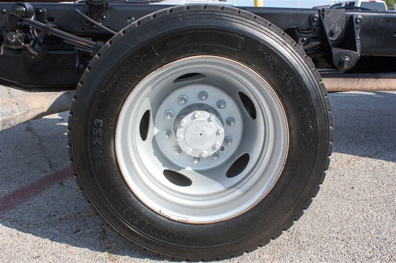 2015 FORD F550 XL - Photo 38 - Arlington, TX 76011