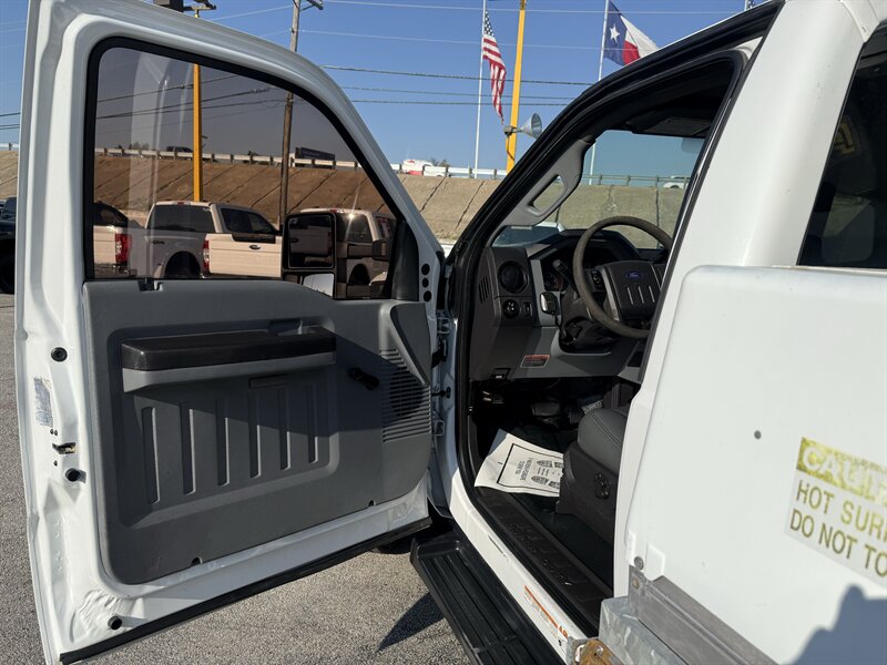 2012 Ford F-450 Super Duty Crane - Photo 12 - Arlington, TX 76011