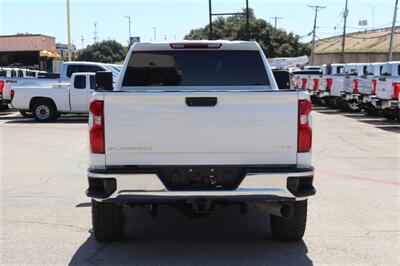 2021 Chevrolet Silverado 2500 LTZ   - Photo 8 - Arlington, TX 76011