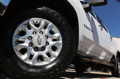 2021 Chevrolet Silverado 2500 LTZ   - Photo 2 - Arlington, TX 76011