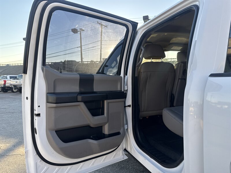 2019 Ford F-250 XL - Photo 16 - Arlington, TX 76011