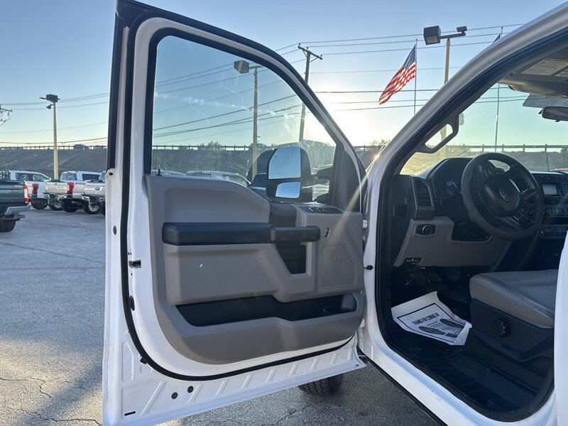 2019 Ford F-250 XL - Photo 14 - Arlington, TX 76011