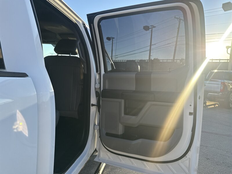 2019 Ford F-250 XL - Photo 20 - Arlington, TX 76011