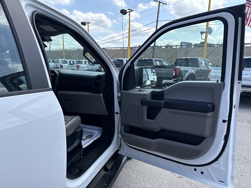 2020 Ford F-150 XLT - Photo 17 - Arlington, TX 76011