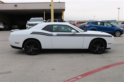 2020 Dodge Challenger SXT   - Photo 10 - Arlington, TX 76011