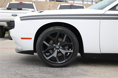 2020 Dodge Challenger SXT   - Photo 15 - Arlington, TX 76011