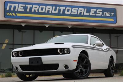 2020 Dodge Challenger SXT   - Photo 1 - Arlington, TX 76011